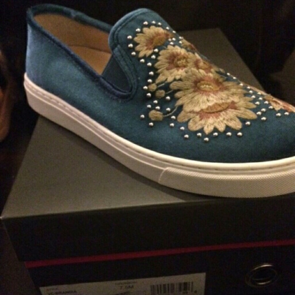 Vince Camuto Shoes